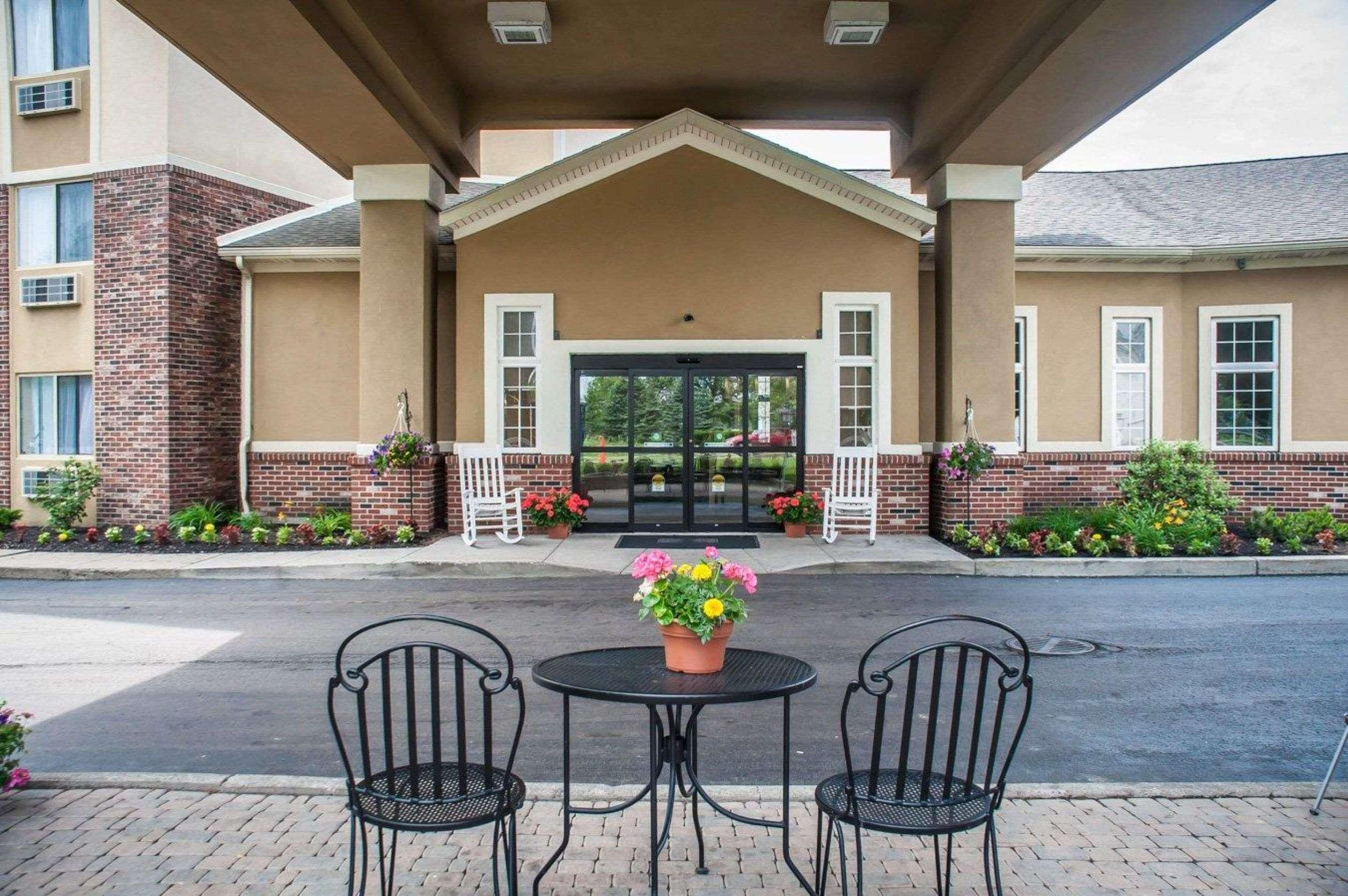 Comfort Inn University Amherst Exterior photo
