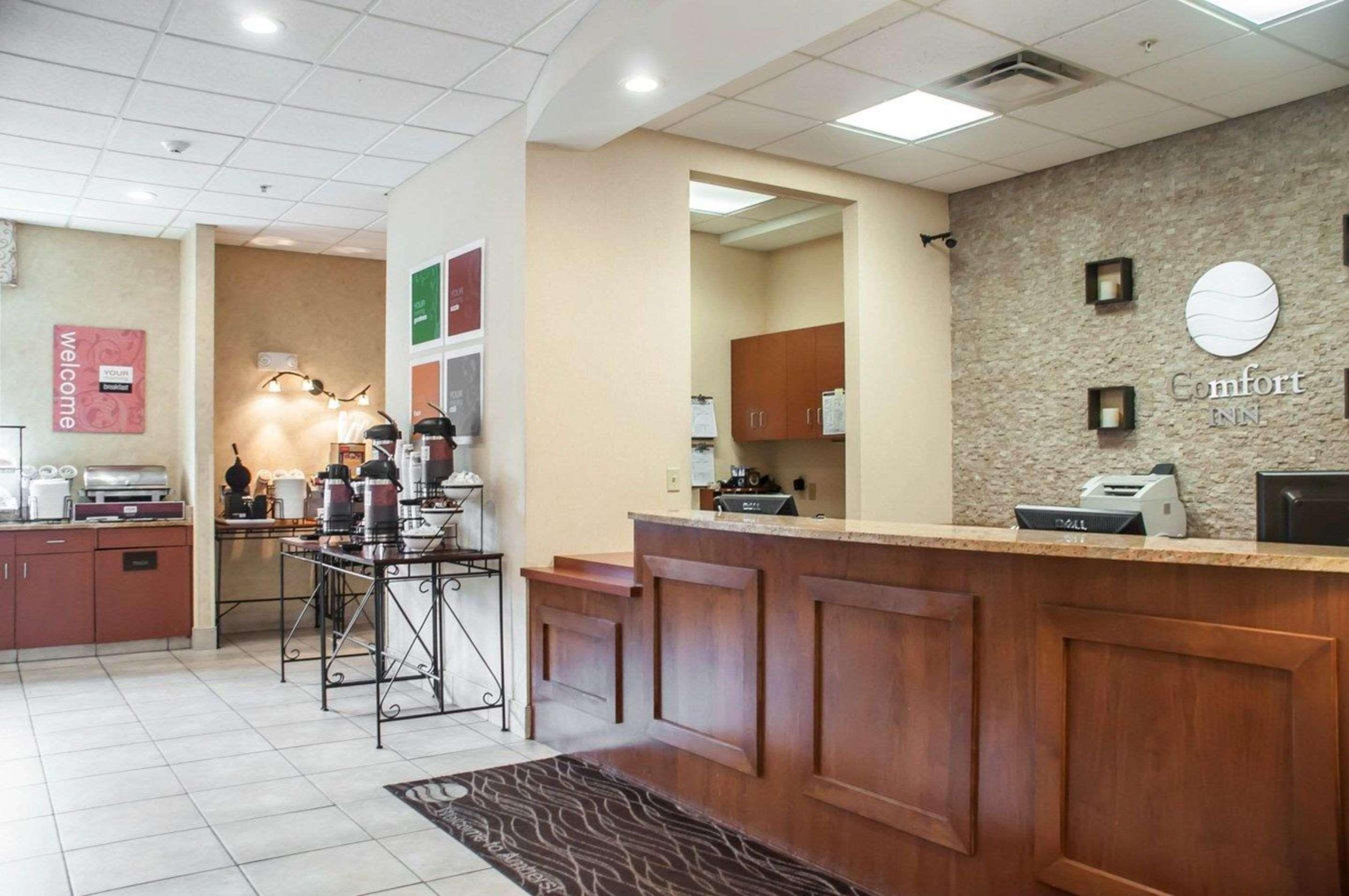 Comfort Inn University Amherst Exterior photo