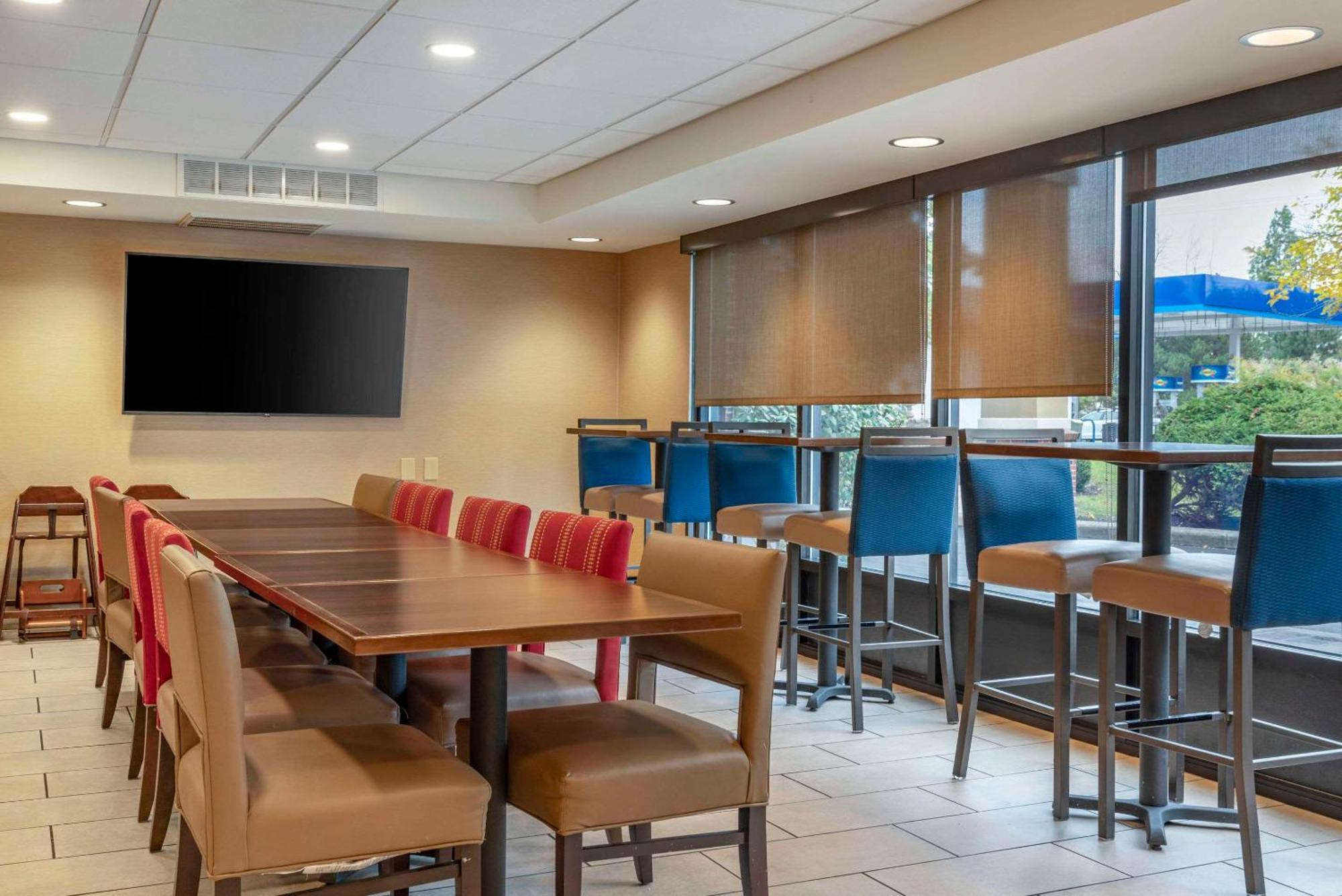 Comfort Inn University Amherst Exterior photo
