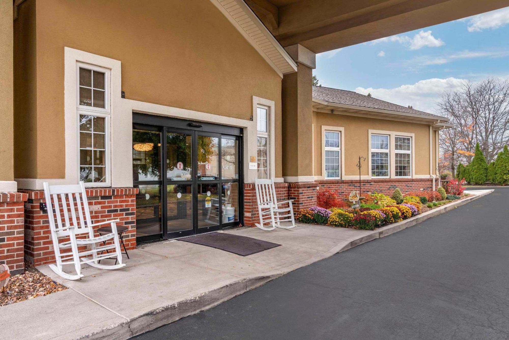 Comfort Inn University Amherst Exterior photo